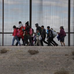 At Least 1.1K Border Crossers, Illegal Aliens Released into U.S. over Weekend