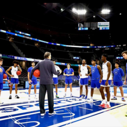 State Officials Blast Kentucky Basketball for Kneeling During National Anthem