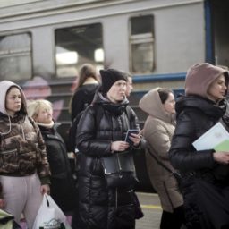 U.S. Migration Advocates Seek 100,000+ Ukrainian Refugees